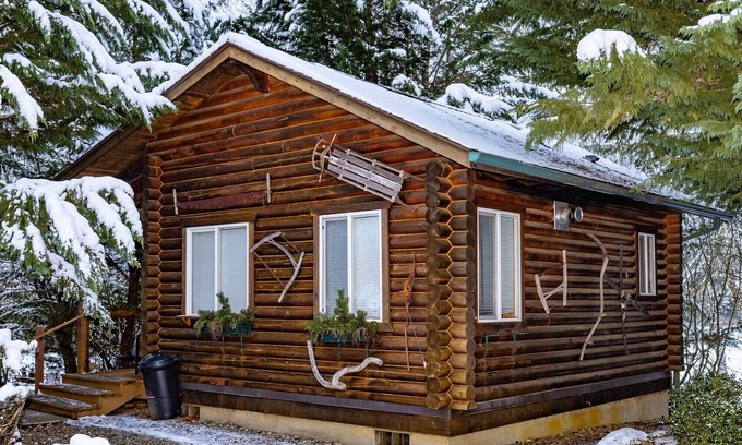 Concrete Cabin | Welcome to your year-round mountain getaway and historic ranch in the foothills of the North Cascades!