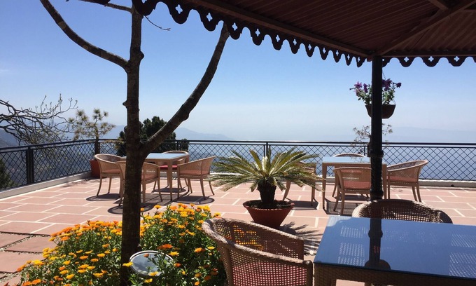 The Mall Road Hotel | Discover WelcomHeritage Kasmanda Palace: 4-Star Excellence