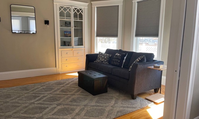 Salem Apartment | Welcoming 2-bedroom apartment with WiFi in Salem