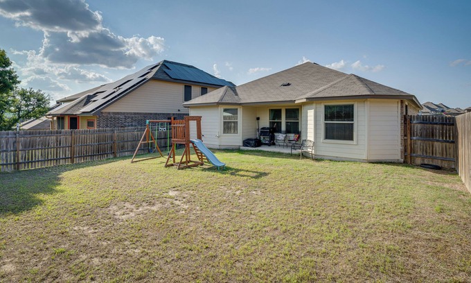 Copperas Cove House | Welcoming Copperas Cove Home w/ Grill, Fire Pit!