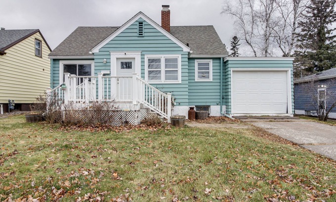 Lakeside - Lester Park House | Cozy Duluth Home - Pet Friendly Near Brighton Beach!