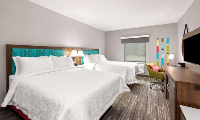 Tigard Hotel | Welcoming Hotel with Indoor Pool & Free Breakfast Included