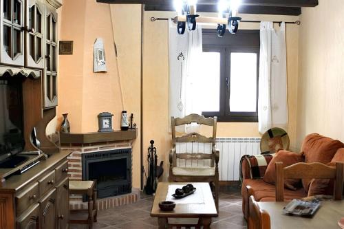 Hueva House | Inviting Hueva House with Breathtaking Views & Family-Friendly