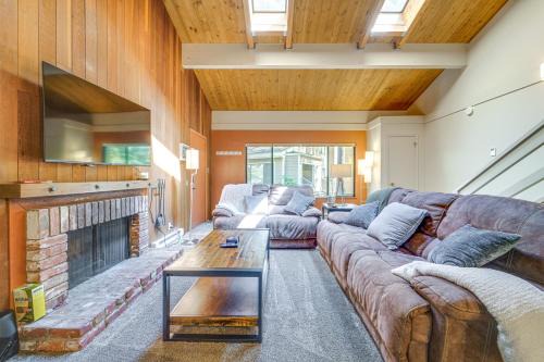 Incline Village Apartment | Cozy Incline Village Condo Just Steps from the Beach!