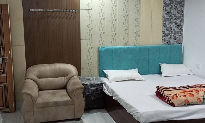 Varanasi House | welcoming Varanasi with WiFi, AC. Enjoy your stay couple and family couple