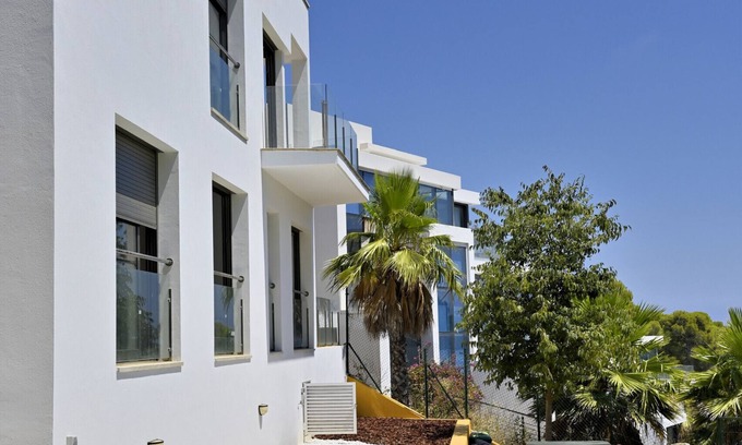 Llanca Villa | Villa Moderna with Pool & Ocean Views | Guest Rated 10/10
