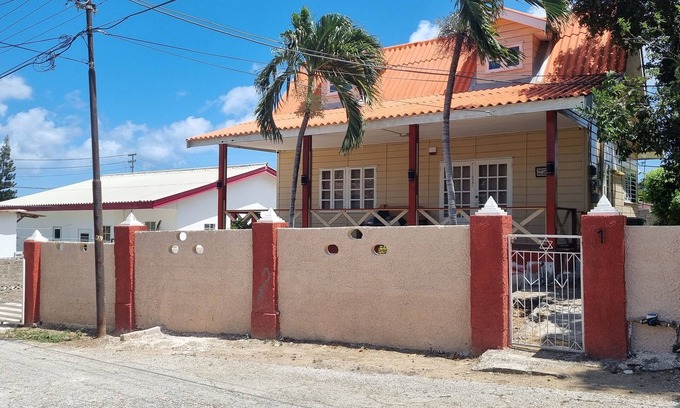 Willemstad House | Discover Villa Tutilia: Your Relaxing Oceanfront Retreat
