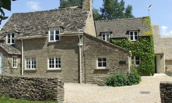Ewen Bed & Breakfast | Exceptional Well Cottage B&B: Guest Rated 9.8, Child-Friendly