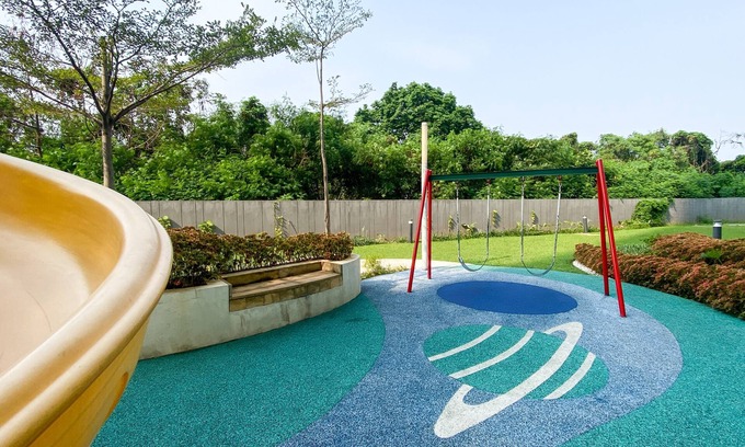 Jakarta Apartment | Strategic 2Br Apartment with Pool & Breakfast in Ciputra