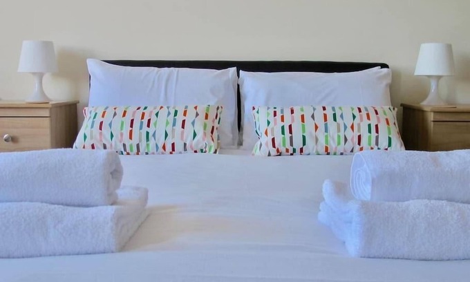 Bootle House | Comfortable Double Room @ The Jollys with Kitchen Access