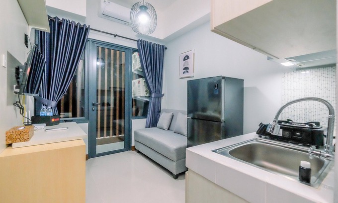 Bogor Selatan Apartment | Cozy 2Br Retreat at Royal Heights with Kitchen & Breakfast