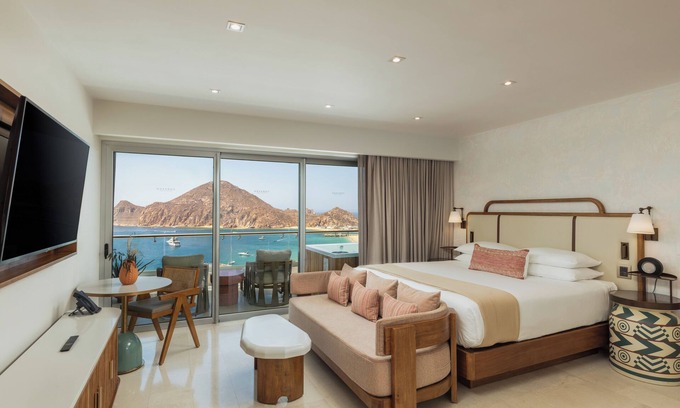 El Medano Ejidal Apartment | Cozy Beachfront Rooms with Ocean View & Pool Access
