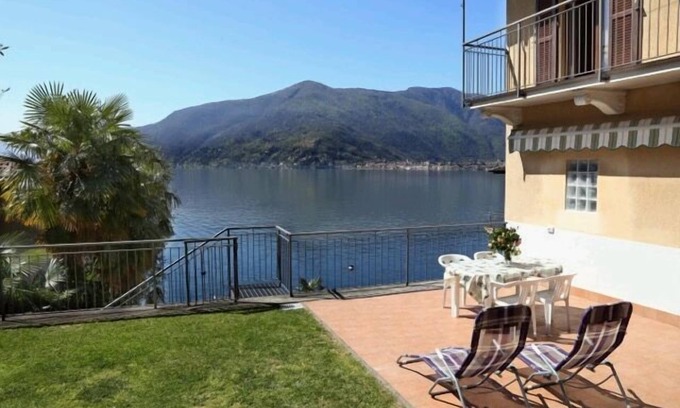 Tronzano Lago Maggiore House | Idyllic 3-Bedroom Apartment with Private Beach Access