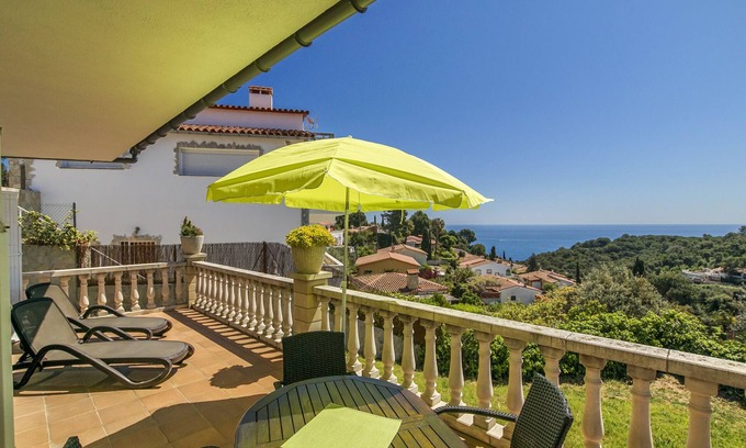 Canyelles House | Oceanfront Retreat with Pool and Breathtaking Sea Views
