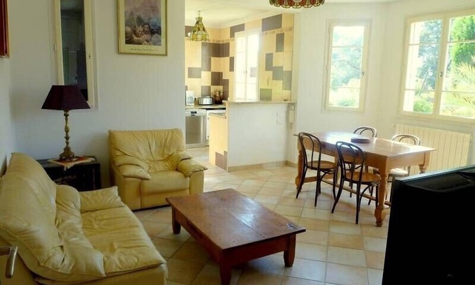 Cap-d'Antibes Apartment | Serene Stay in Cap d'Antibes with Pool & Ocean Views
