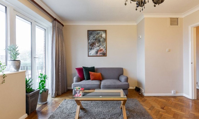 Farnham Apartment | Inviting Retreat in Farnham with Breakfast & Kitchen Access