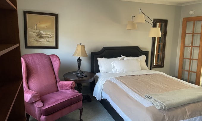 Baldwinsville Apartment | Historic Wellington Place: Comfort and Breakfast Included