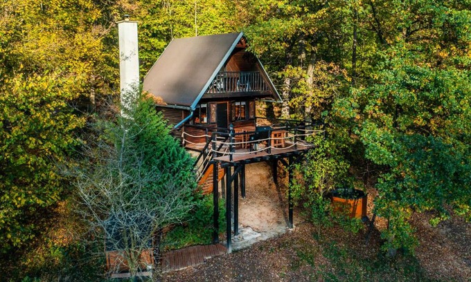 Sloupnice Apartment | Relaxing Retreat at Wellness Chata Sloupnice with Hot Tub