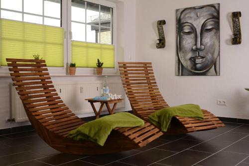 Waldkonigen Apartment | Wellness-Ferienwohnung-EifelErnstbergblick 1