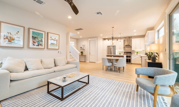 Govalle House | Wellness Retreat with Lake Views in East Austin