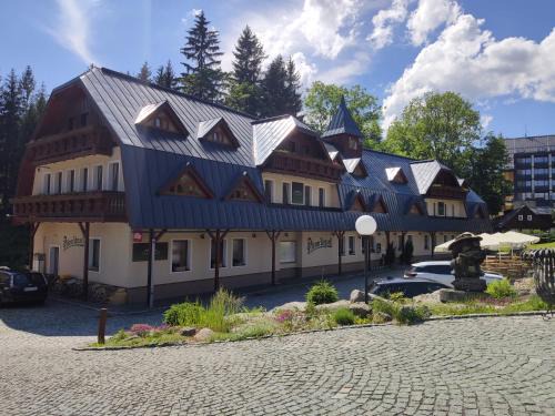 Bedrichov House | Relaxing Wellness Penzion Jarmilka with Spa & Hot Tub