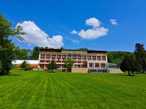 Roznov Pod Radhostem Hotel | Relaxing Wellness Resort Energetic with Spa & Private Pool
