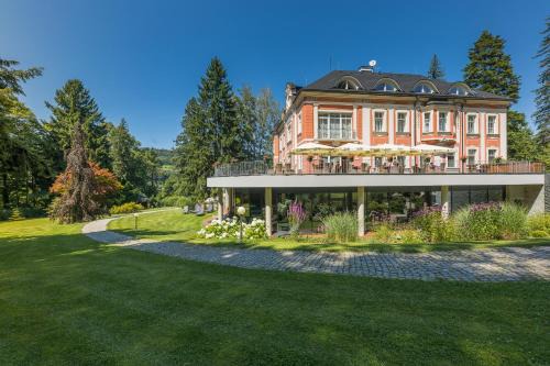 Jesenik Resort | Relax at Villa Regenhart: Spa, Pool & Oceanfront Views