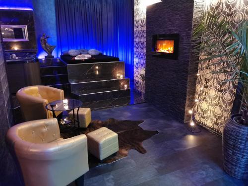 Ostrava City Centre Apartment | Relaxing Getaway at Wellness Stodolni Ostrava with Hot Tub