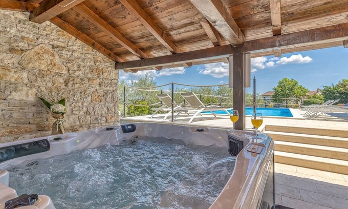 Selina Apartment | Relaxing Wellness Studio S with Pool in Sveti Lovrec