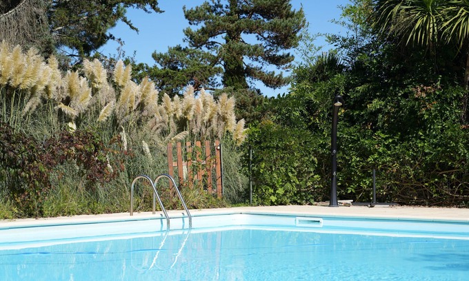 Meilhan Villa | Relaxing Wellness Villa with Saltwater Pool & Sauna Retreat