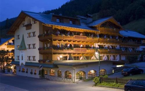 Dienten am Hochkoenig Hotel | Relaxing Retreat at Wellnesshotel Mitterwirt - 4 Stars