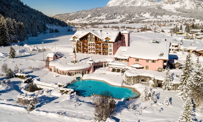 Haldensee Resort | Elegant Retreat at Traumhotel ...liebes Rot-Flüh with Spa