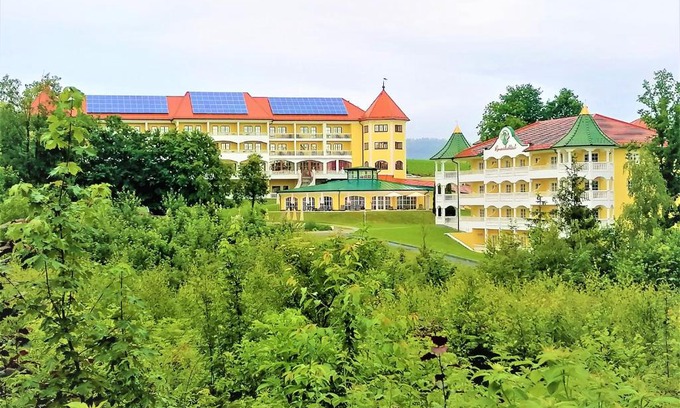Thyrnau Hotel | Relaxing Escape at Wellnesshotel Parkschlössl for Adults