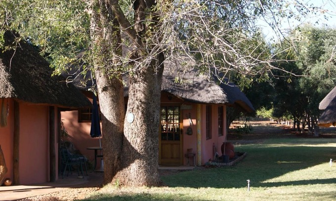 Letsemeng Cabin | Top-Rated Weltevreden Country Guest Lodge with Kitchen & Breakfast