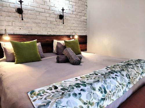 Theunissen Cabin | Discover Weltevreden Game Lodge with Family-Friendly Amenities