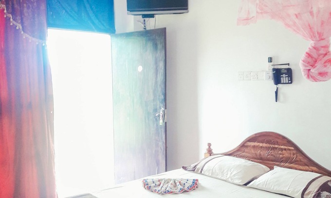 Thalawa Hotel | Wenasa Hotel: Guest Rated 10/10 with Family-Friendly Amenities