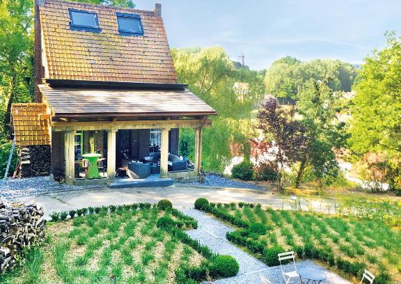 Dion-Valmont House | Charming Wengé Lodge with Ocean View and Family-Friendly Amenities