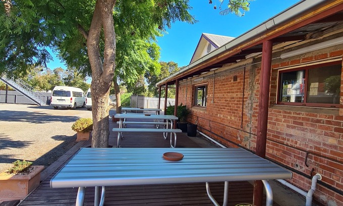 Wentworth Hotel | Discover Wentworth Central Motor Inn: Pool, Spa & Breakfast