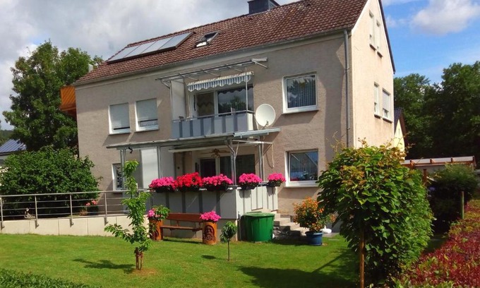 Beverungen Apartment | Weserberglandfewo: Family-Friendly Retreat with Breakfast