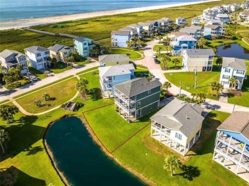 Galveston House | Unforgettable Ocean View House at Point West - 10/10 Rated