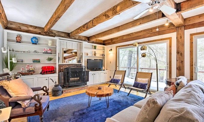 West Cornwall Cabin | West Cornwall Cabin: Pet Friendly with Spa & Kids' Amenities