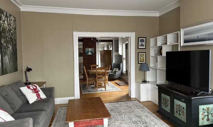 Parkside Apartment | Stylish Downtown Portland Apartment with Great Amenities