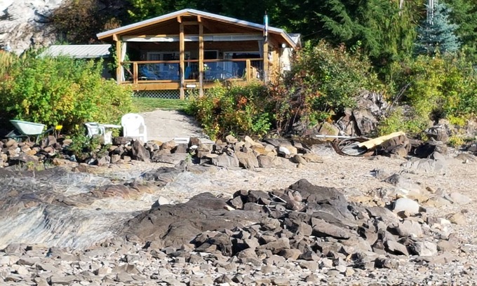 Blind Bay Cottage | Relaxing Waterfront Cottage with Private Beach Access