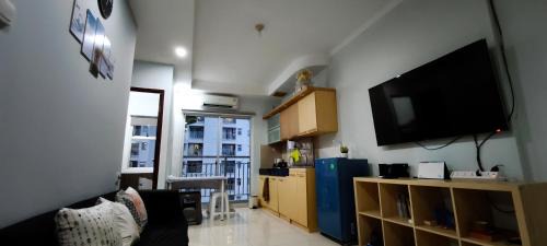 Jakarta Apartment | Modern West Jakarta Urban Suites with Pool & Ocean View