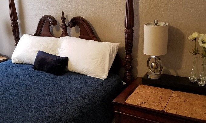 Lubbock House | Exceptional West Lubbock Townhouse with Breakfast & Downtown Access