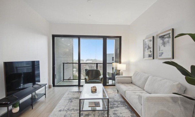Home Park Apartment | Exceptional West Midtown Penthouse with Pool Amenities