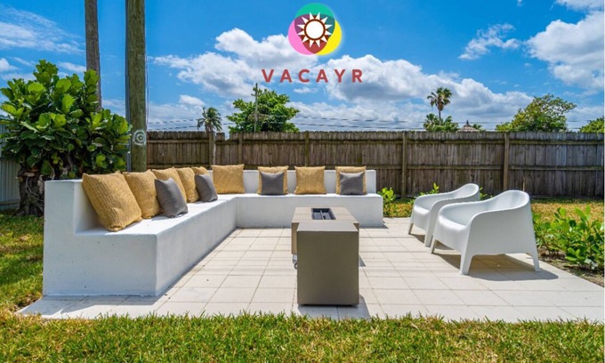 Palm Springs House | Discover West Palm Beach: Pool, Ocean Views & Same Day Stays