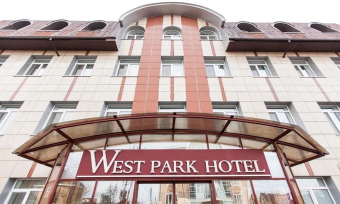 Sofiivska Borshchahivka Hotel | Welcoming West Park Hotel: Rated 9/10 & Family Friendly