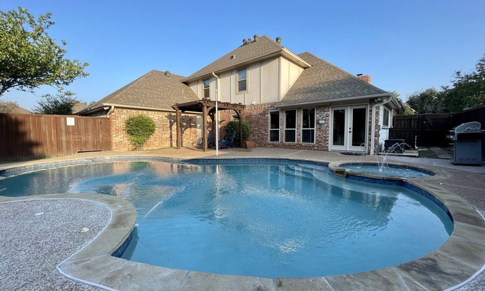 Plano House | Relax in West Plano House w/ Pool & Near Scenic Trails