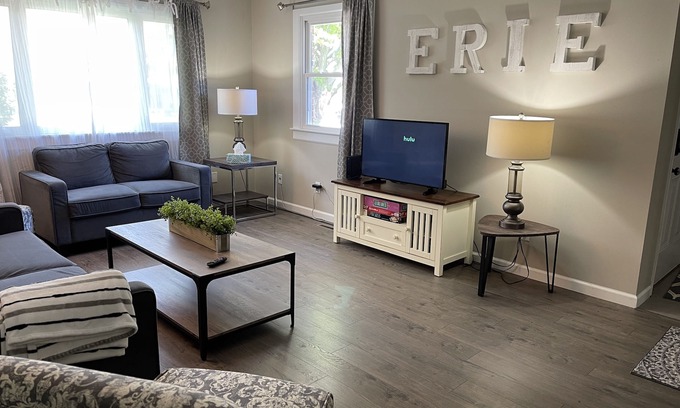 Huron House | West Plum Brook Home: Top-Rated Getaway Near Cedar Point